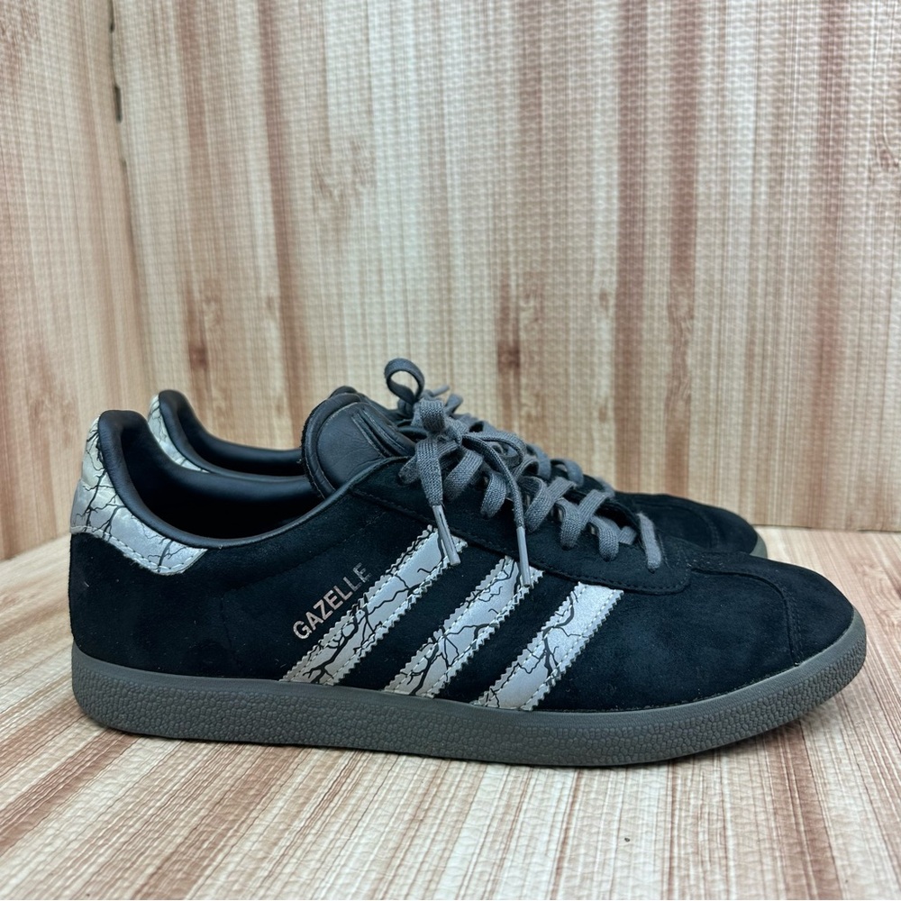 Adidas Gazelle X Star Wars Darksaber Sneakers Mens Size 9 US Black Mandelorian